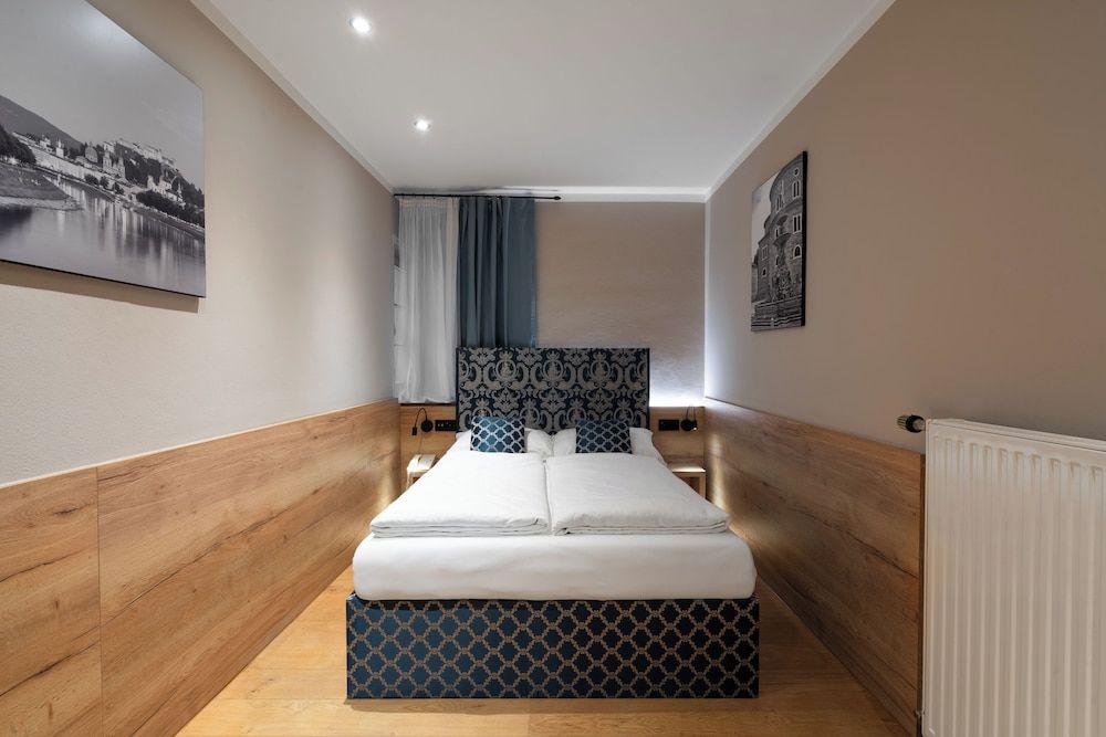 Altstadthotel Kasererbräu Small Budget Double Room