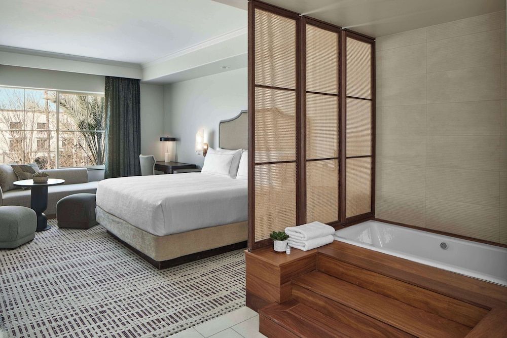 Bellasera Hotel & Suites Paso Robles, Tapestry by Hilton Room, 1 King Bed (Jetted Tub)