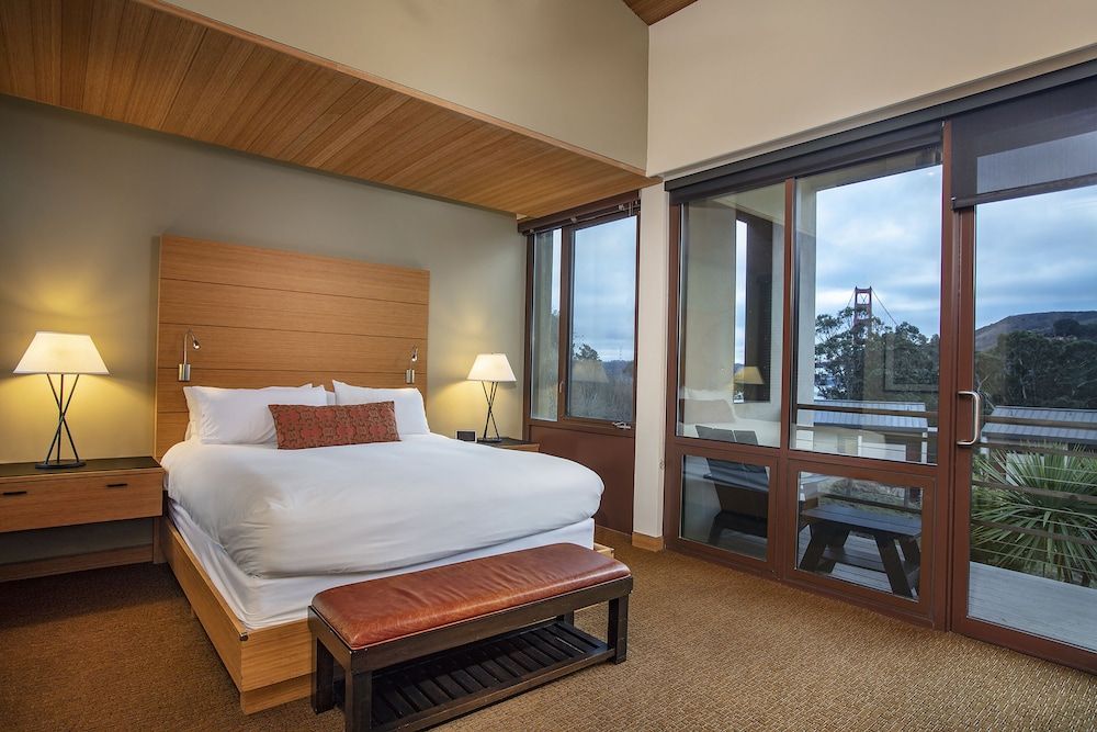 Cavallo Point Room, 1 King Bed, Golden Gate View (Contemporary) 2