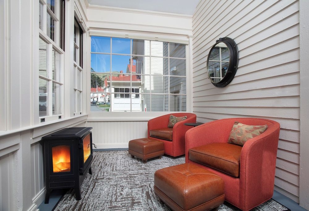 Cavallo Point Standard Room,1 King Bed (Historic ADA) 8