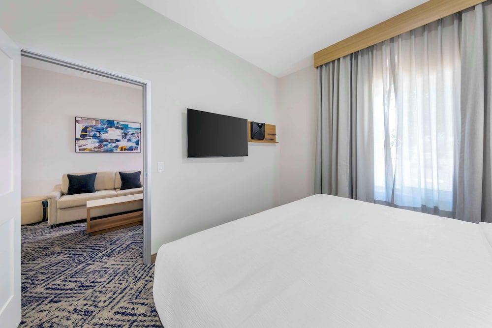 Executive Residency by Best Western Victorville Suite, 1 King Bed, Accessible, Kitchen (with Single Sofabed, Full Kitchen) 2