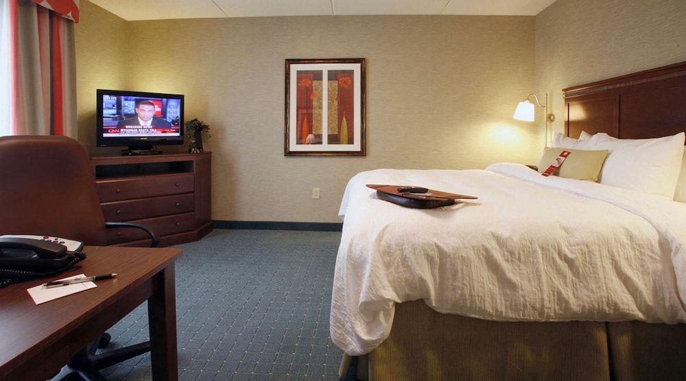 undefined Hampton Inn & Suites Columbus Polaris 2