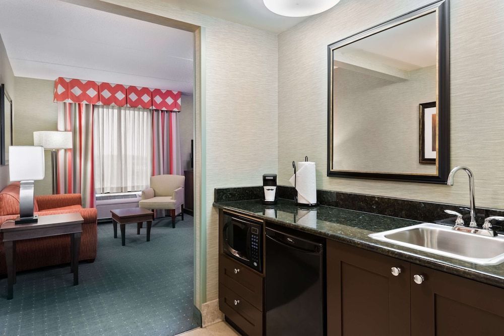 undefined Hampton Inn & Suites Columbus Polaris 7