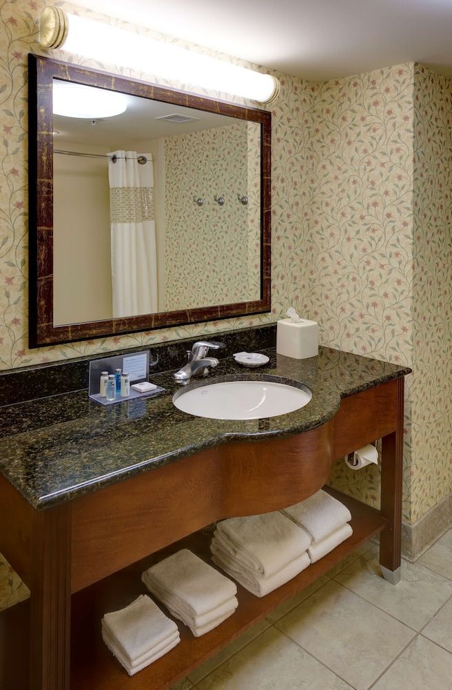 undefined Hampton Inn & Suites Columbus Polaris 8