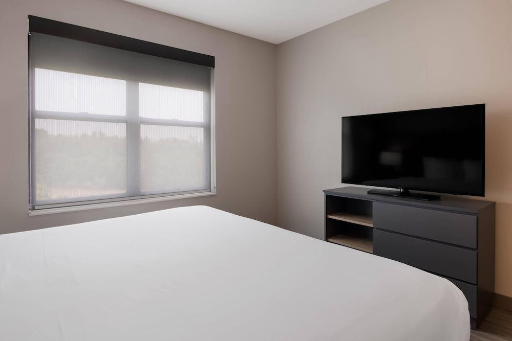 Suite, 1 Bedroom, Accessible, Non Smoking (Roll-in Shower)