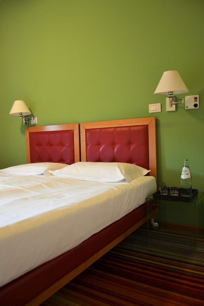 LH Arca Street Art Hotel Executive Double or Twin Room 2
