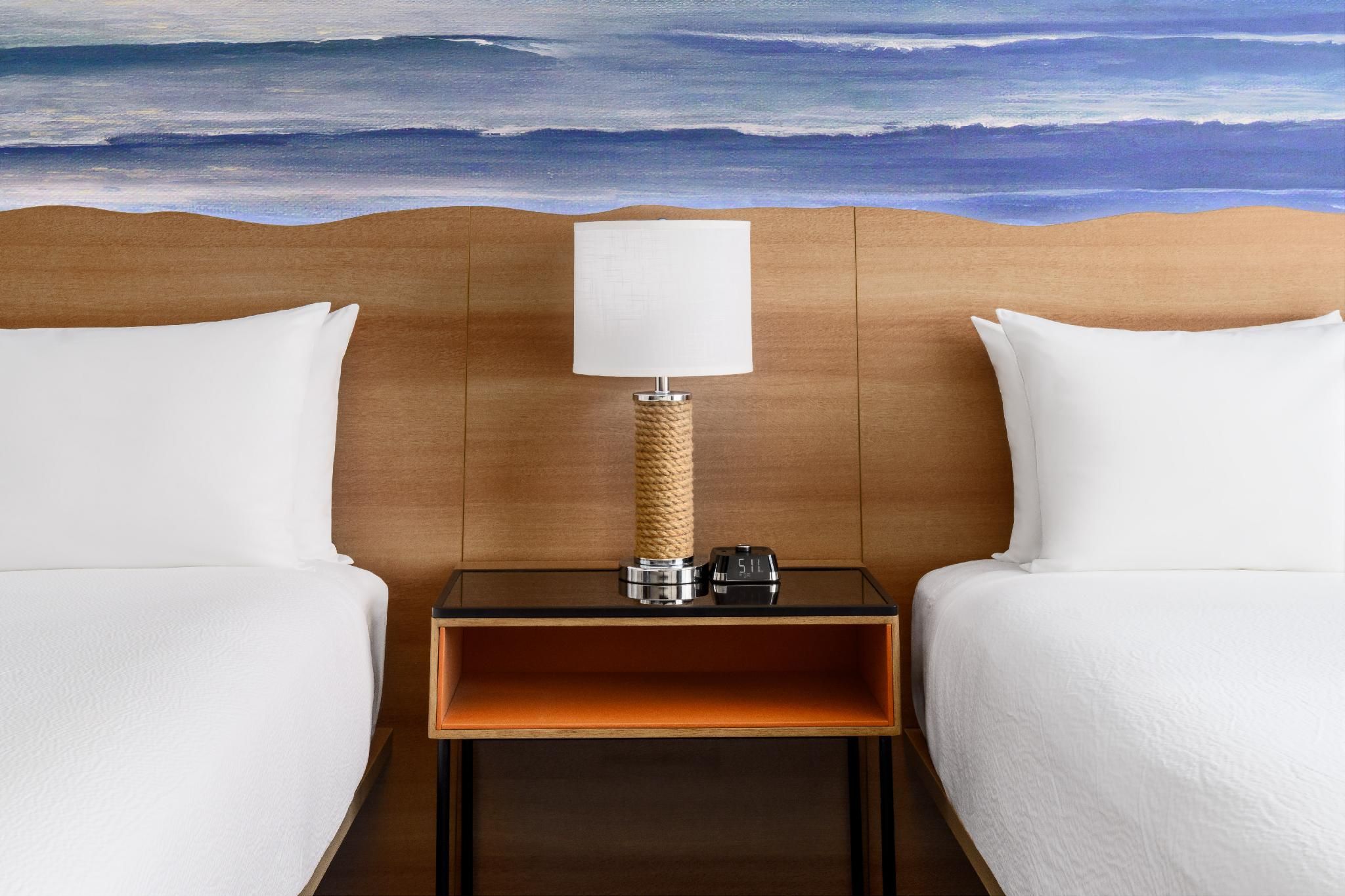 Oceanfront, Guest room, 2 Queen, Low floor