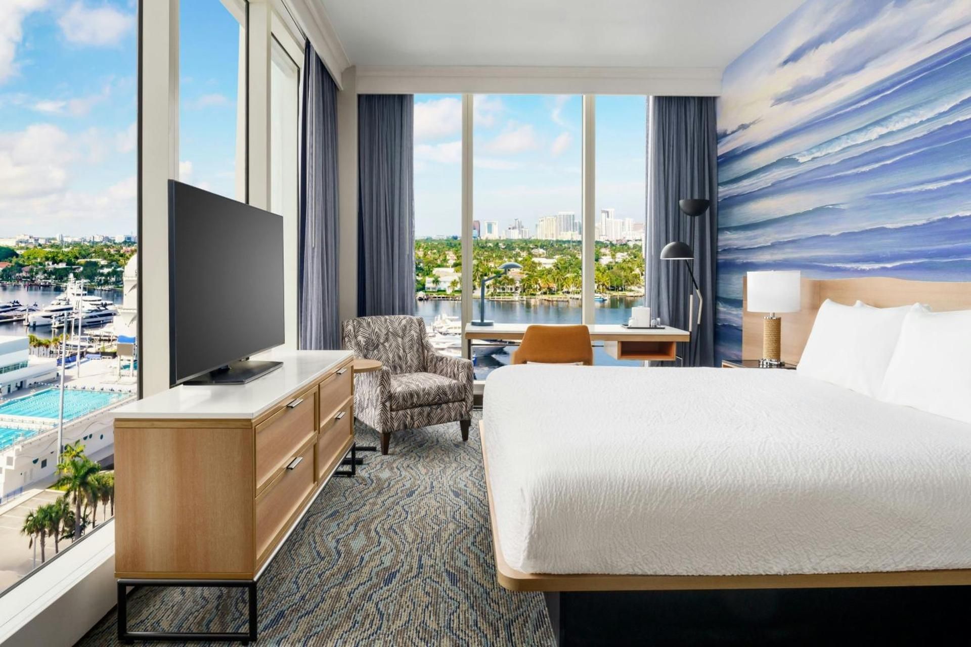 King Room with Intracoastal View and Adapted Tub - Mobility and Hearing Accessible