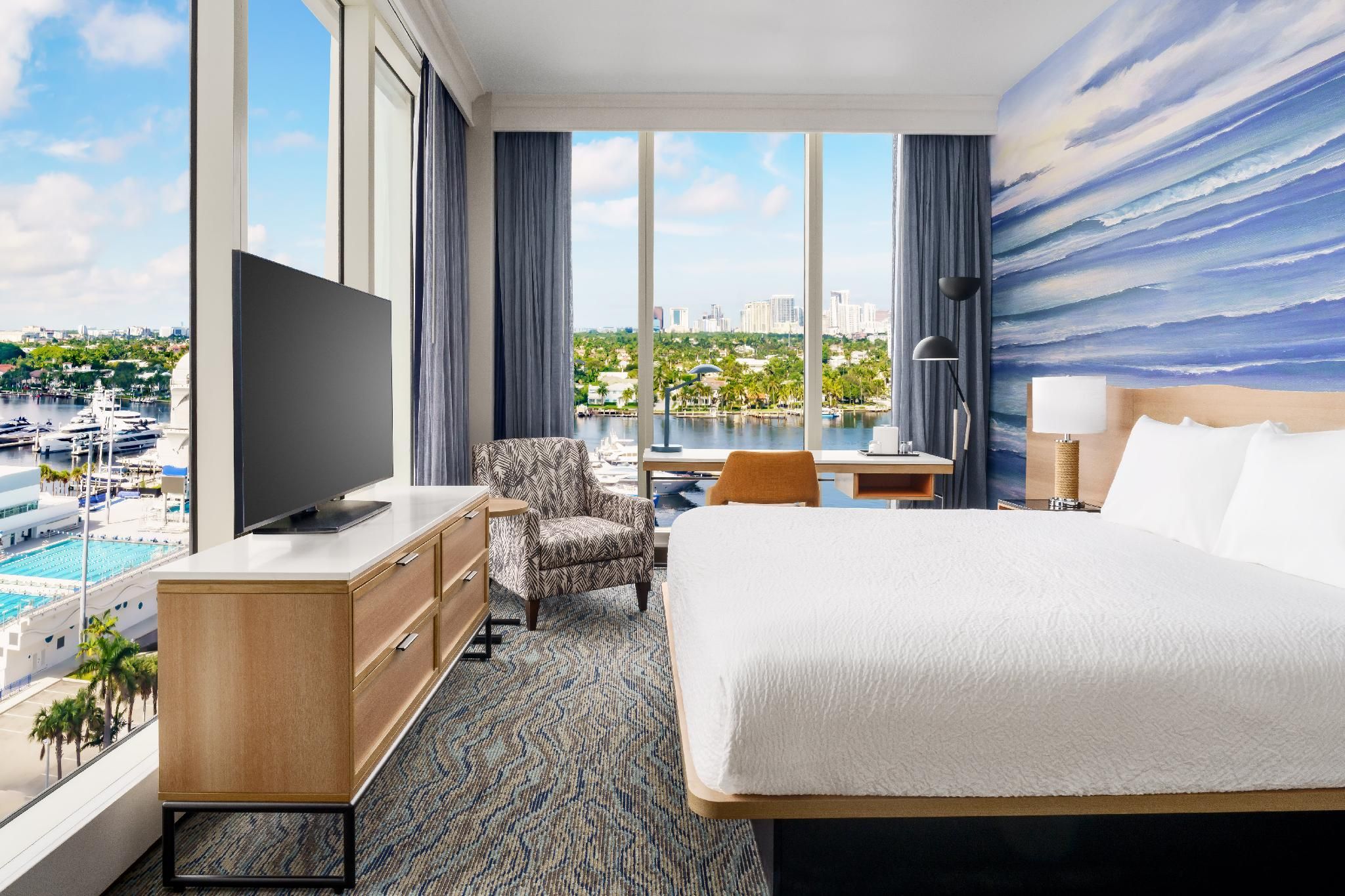 Guest room, 1 King, Low floor