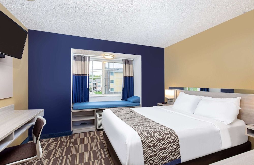 Studio Suite, 1 Queen Bed with Sofa bed, Non Smoking, Kitchen