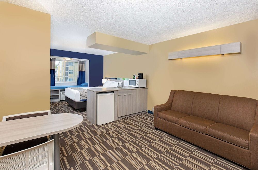 Studio Suite, 1 Queen Bed with Sofa bed, Non Smoking, Kitchen