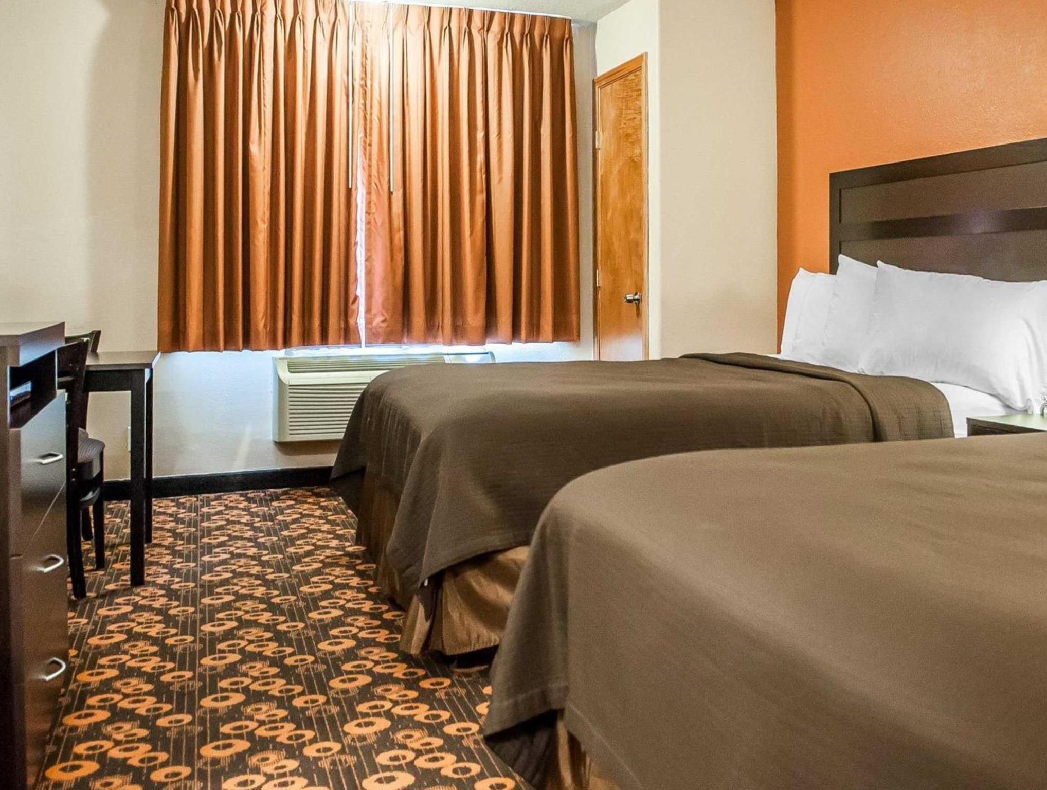 2 Queen Beds Nonsmoking