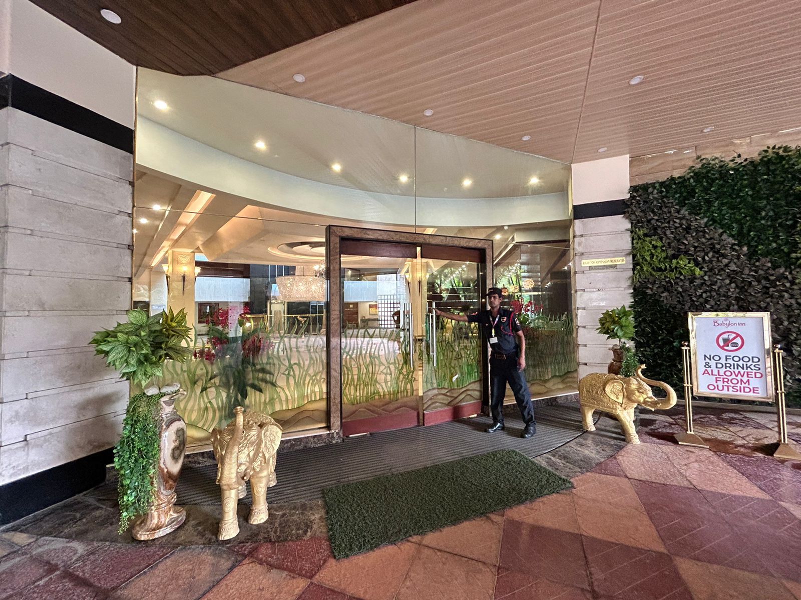 undefined Hotel Babylon Inn 9