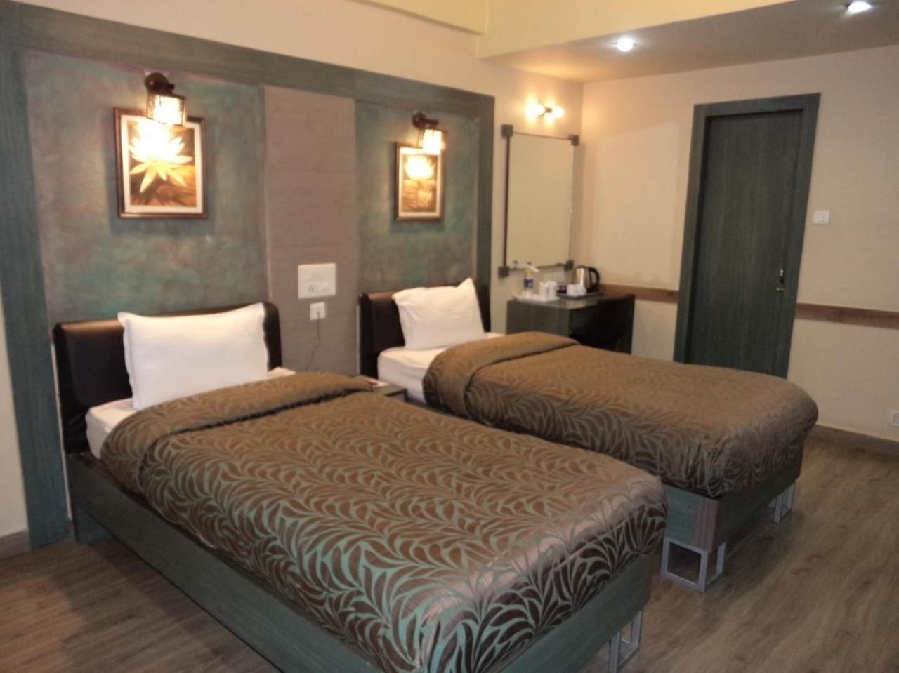 undefined THE MAJESTIC HOTEL 7