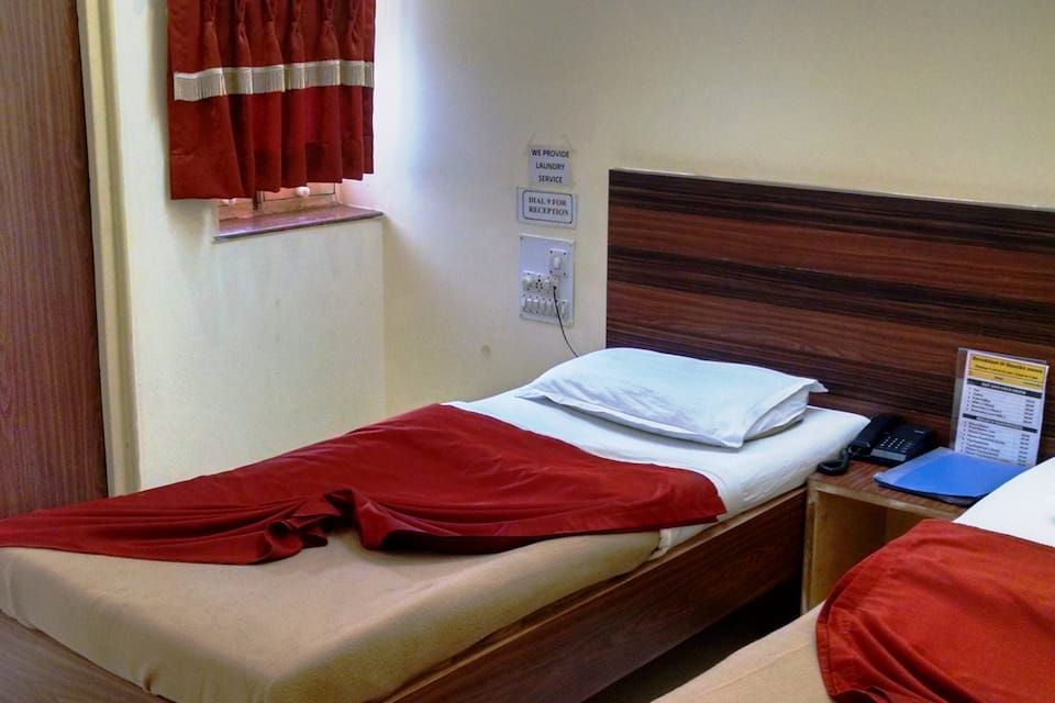 Hotel Ira Executive Deluxe A/C Room 2