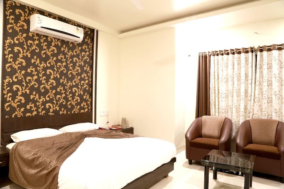 Hotel Ira Executive Deluxe A/C Room 6