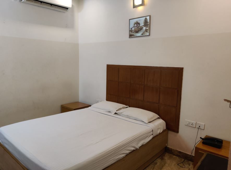 Prasidhi Stay Inn Deluxe Non AC 10