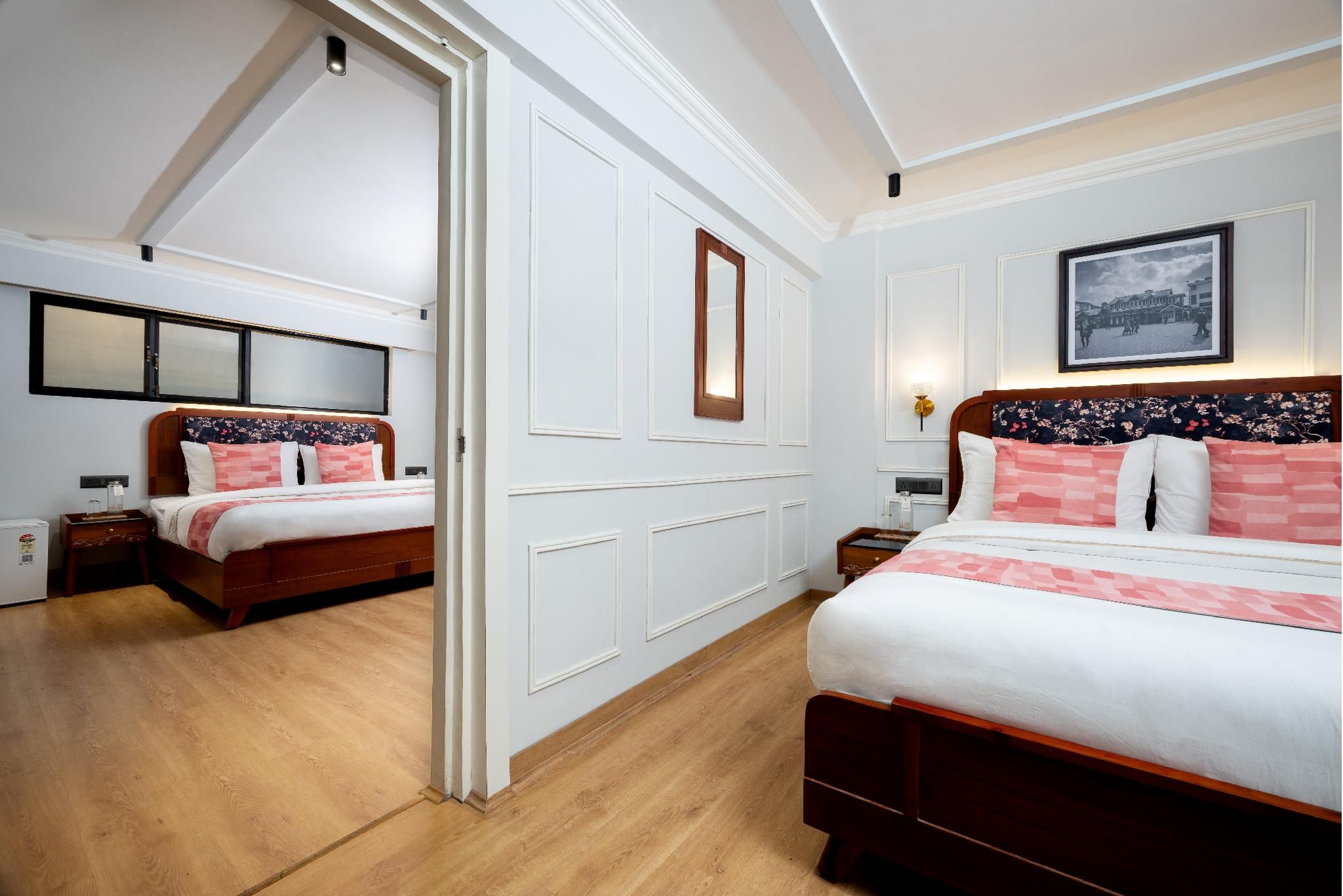 Suite Family Room