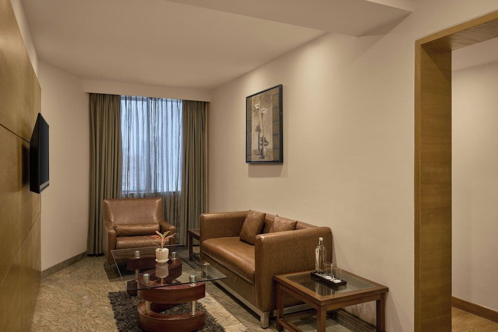 undefined The Metropole Hotel 10