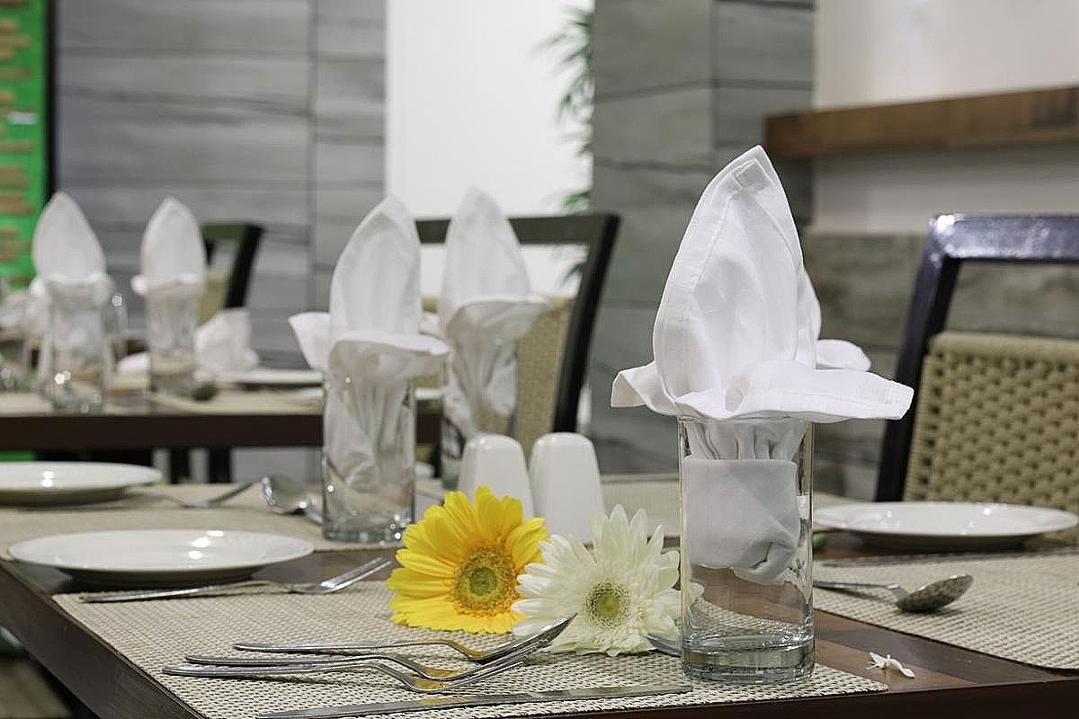 Food & Dining