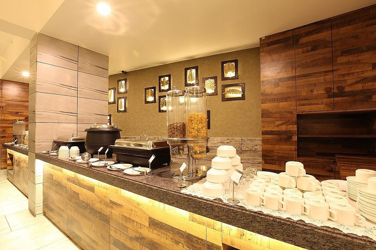Food & Dining