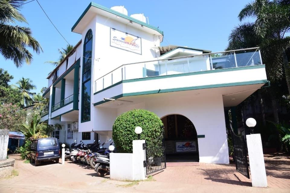Summerville Beach Resort Near Candolim Beach