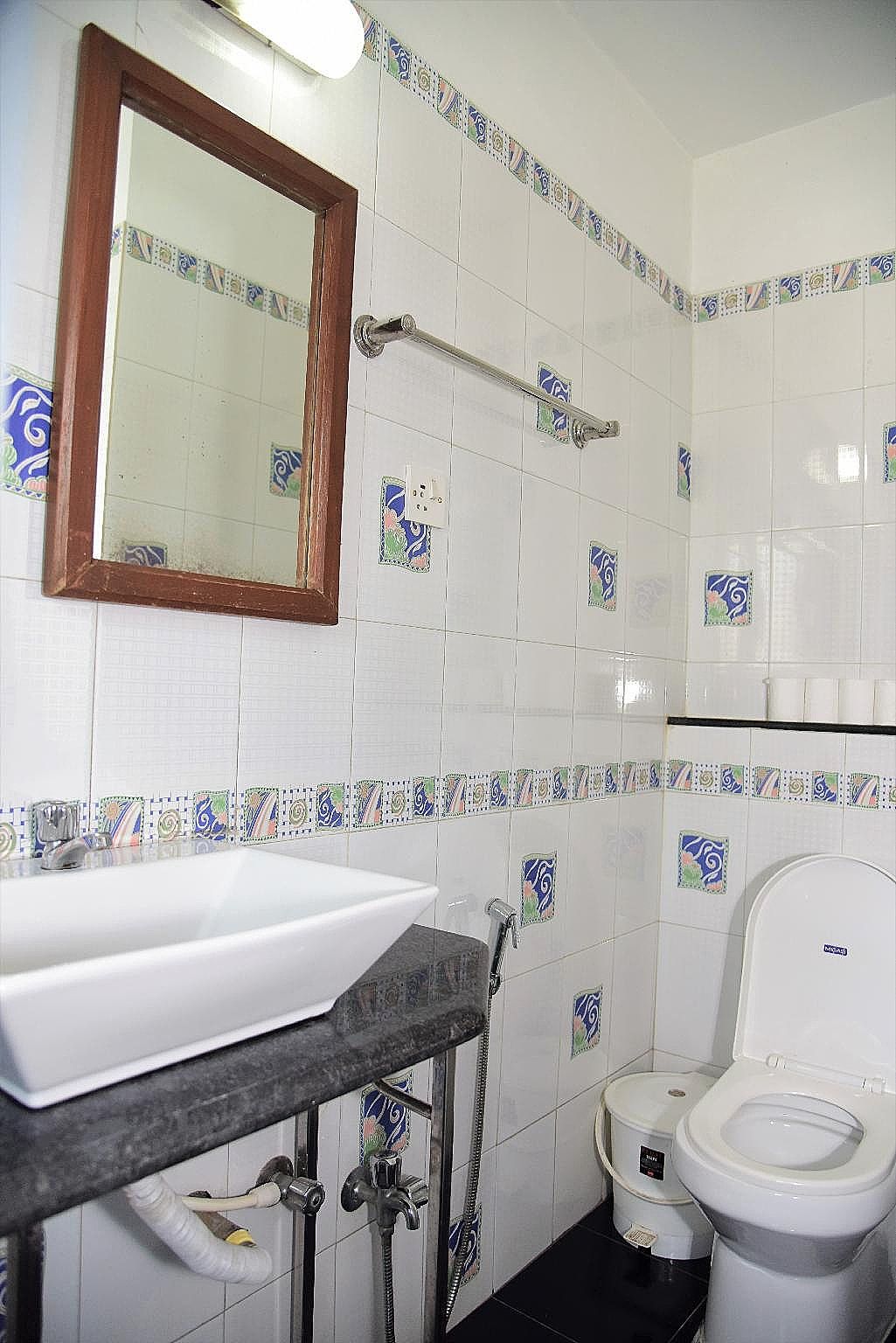 Summerville Beach Resort Near Candolim Beach Executive Room with Balcony 6