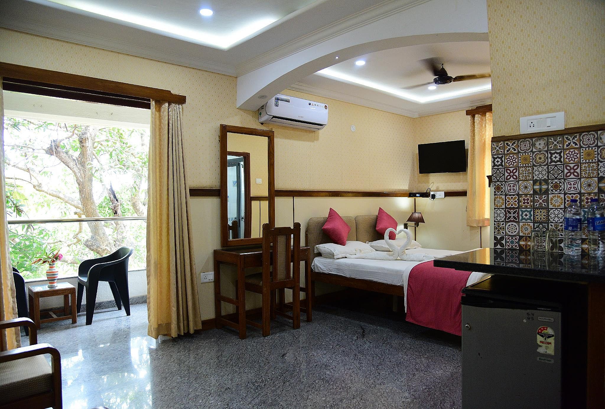 Summerville Beach Resort Near Candolim Beach Executive Room with Balcony