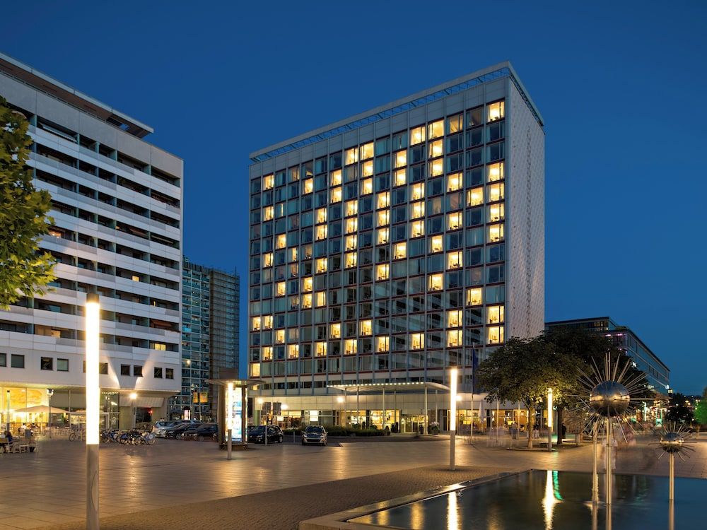 undefined Occidental Dresden Newa 7