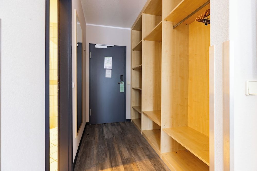 Garner Hotel Cologne Porz - Airport by IHG Standard Room 11