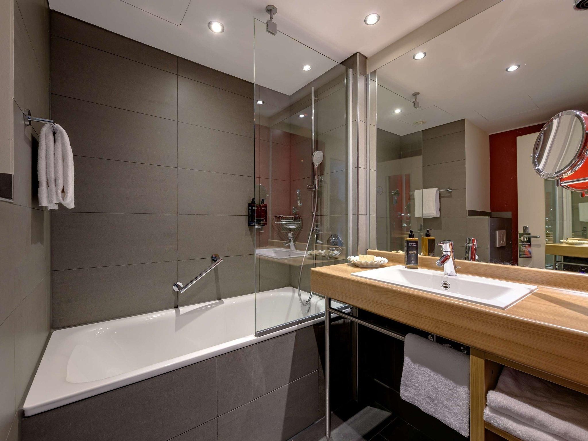 Standard Room with 2 Single Beds