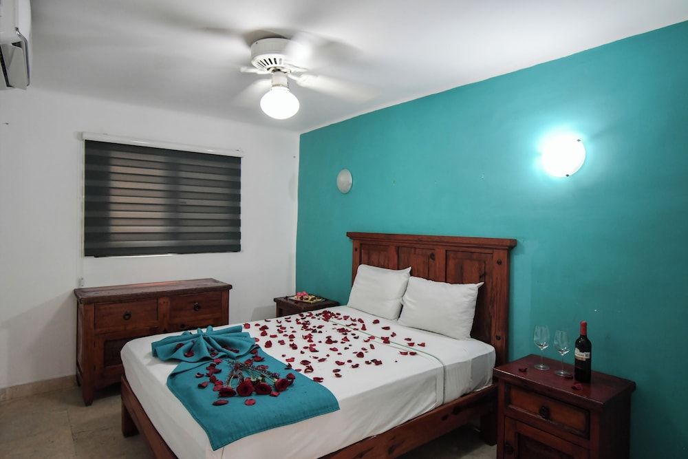 Honeymoon Suite