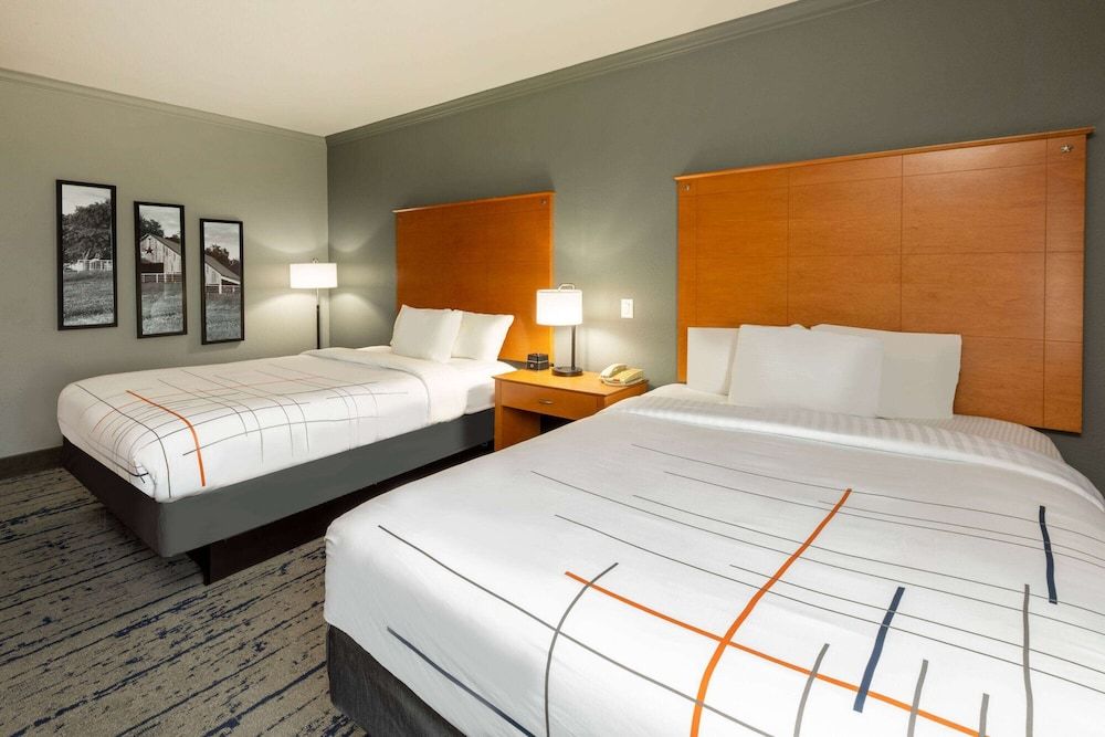 Room, 2 Queen Beds, Non Smoking (Queen)