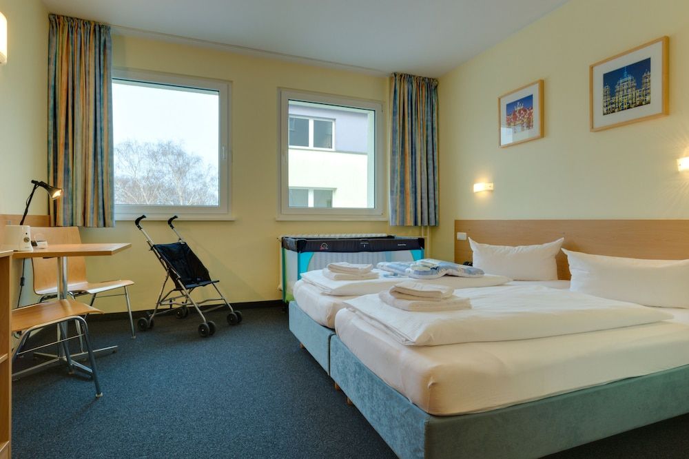 Familienhotel Citylight Berlin Family Room (for 2 adults and 4 children) 2