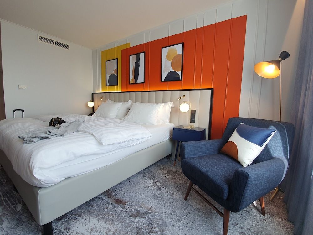 voco Dusseldorf Seestern by IHG Standard Room, 1 King Bed