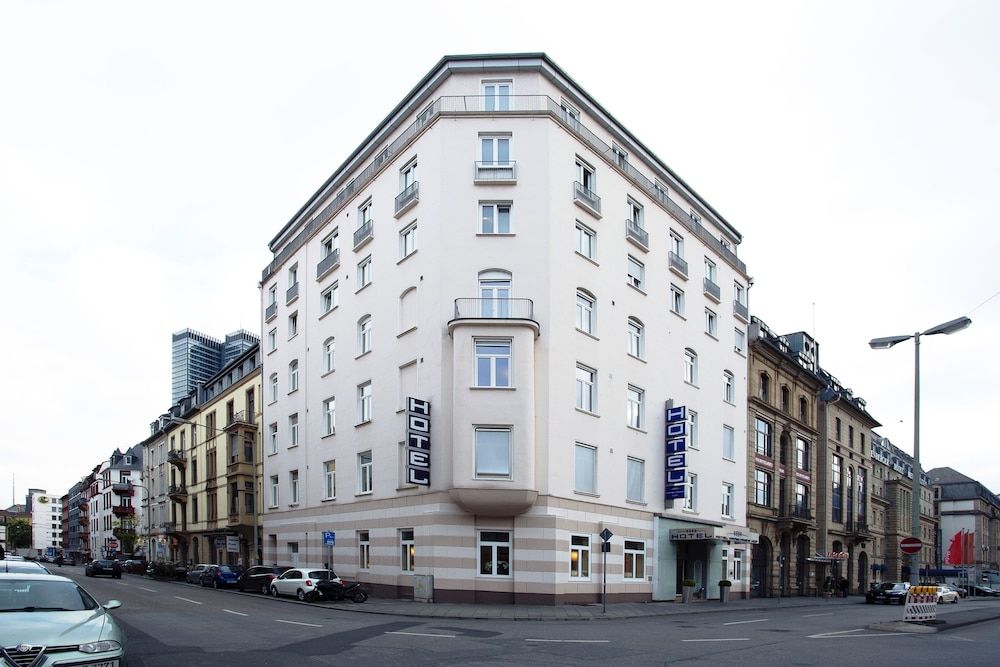 undefined Hamburger Hof Hotel 6