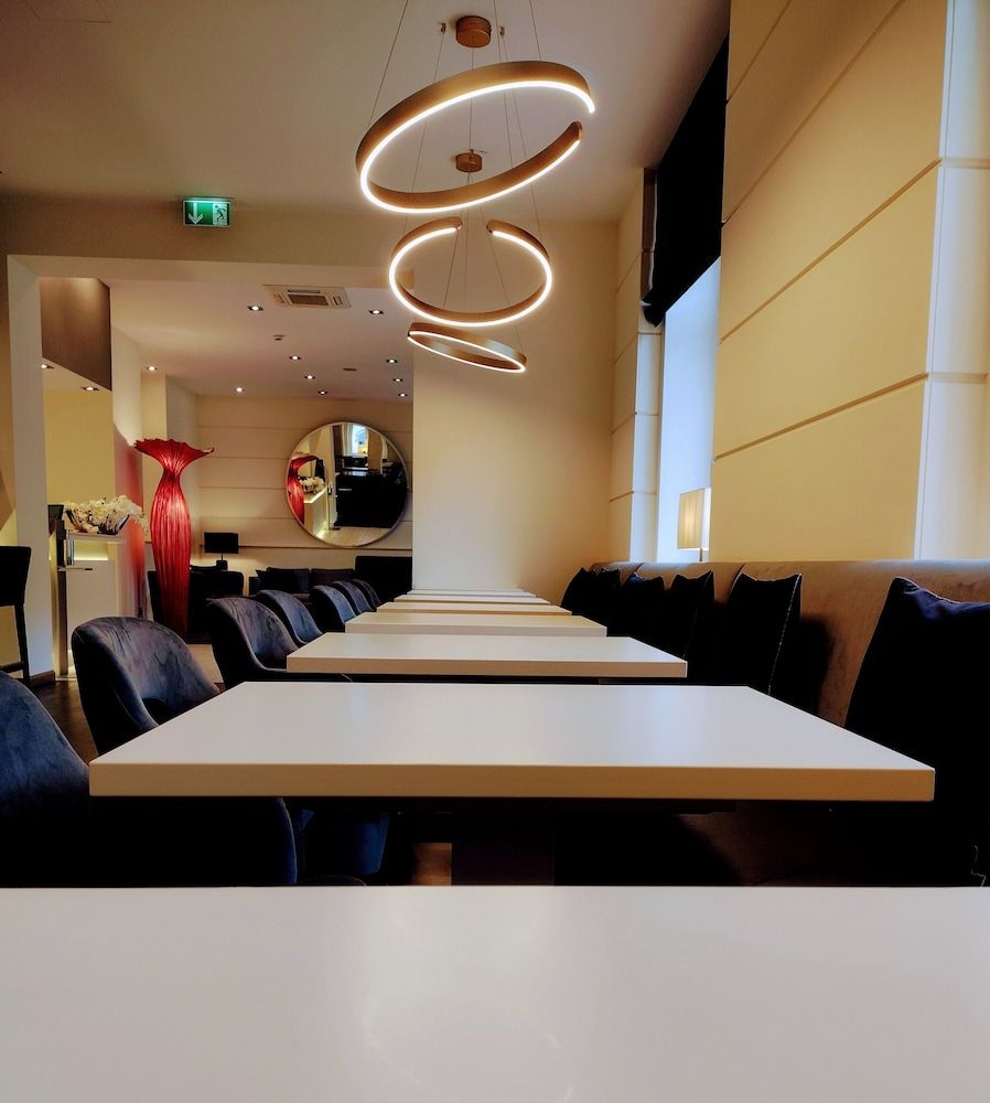 undefined Hamburger Hof Hotel 10