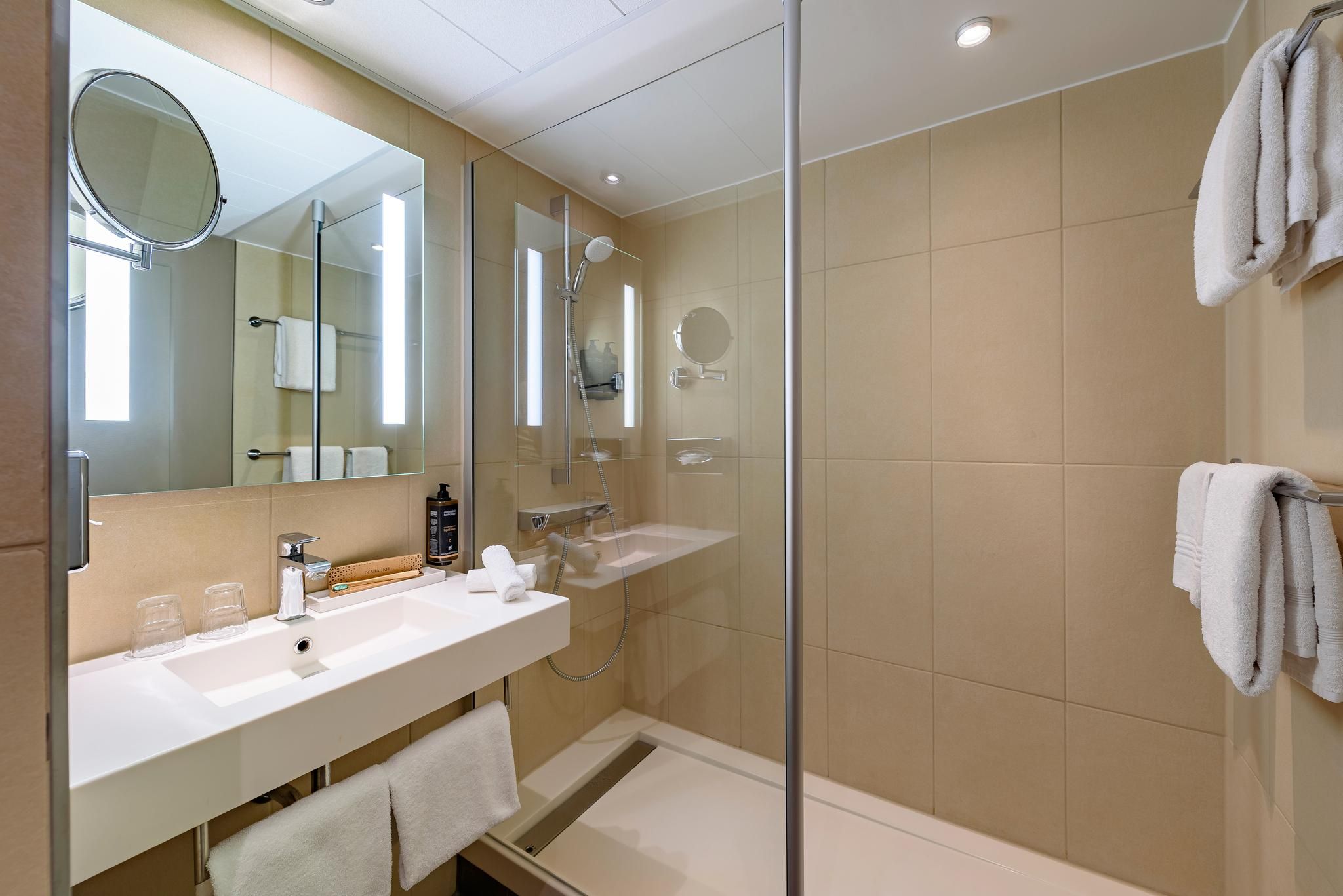 Privilege Room Up to 4 people