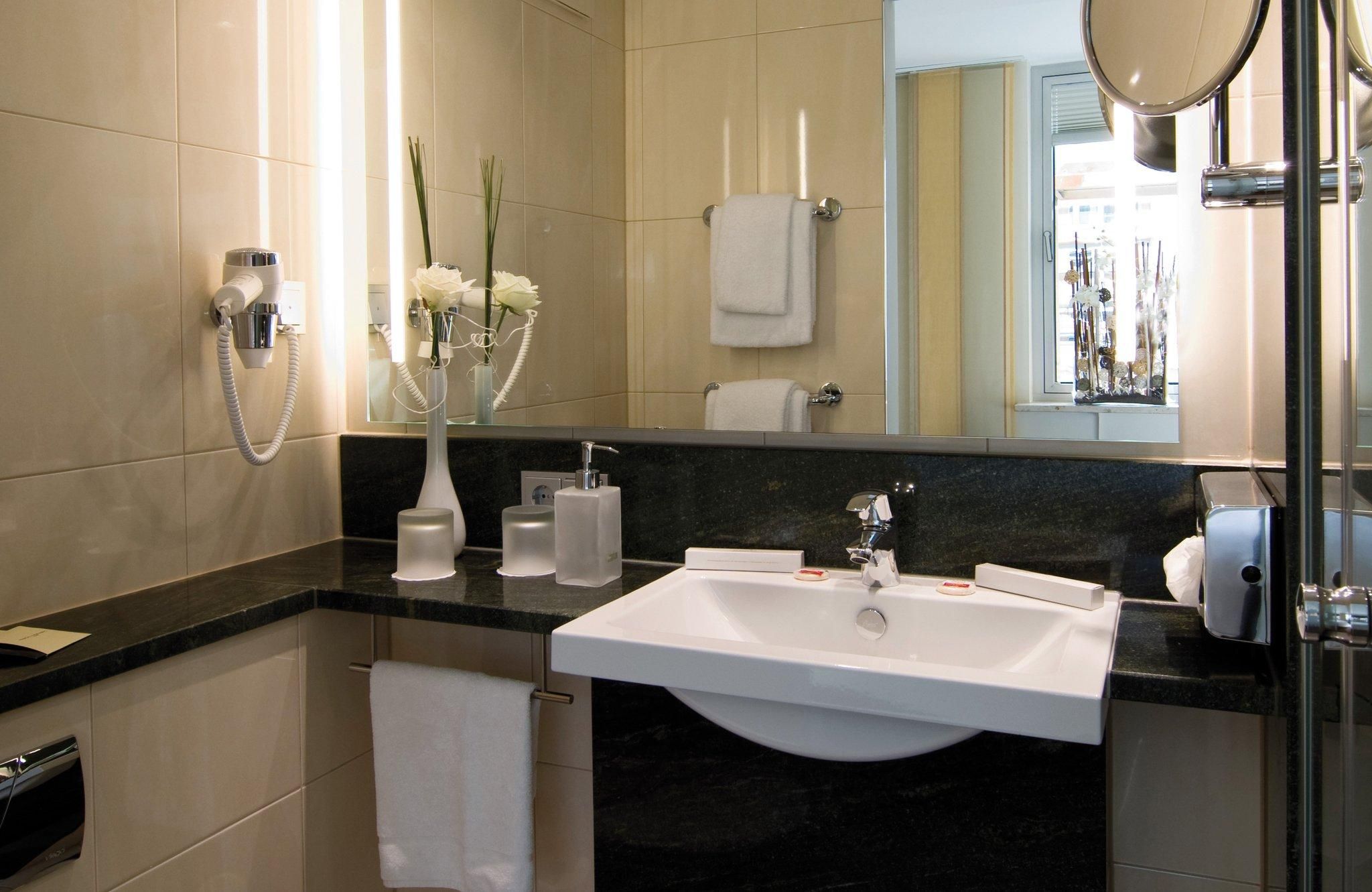 Leonardo Hotel Munich City Center Comfort Room 3