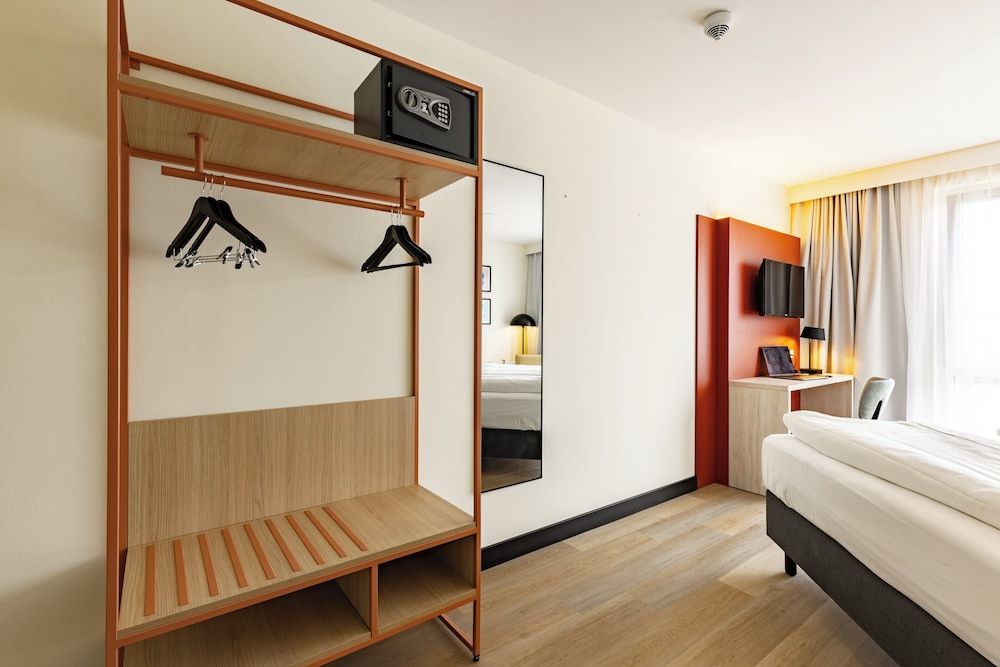 Garner Hotel Oberhausen by IHG Family Room, Multiple Beds (Family Room) 11