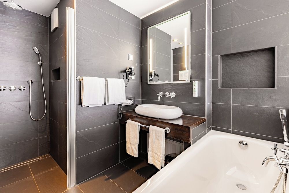 Garner Hotel Oberhausen by IHG Premium Room, 1 Queen Bed 12