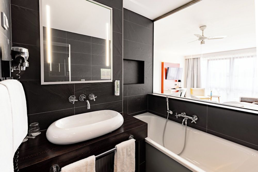 Garner Hotel Oberhausen by IHG Premium Room, 1 Queen Bed 10