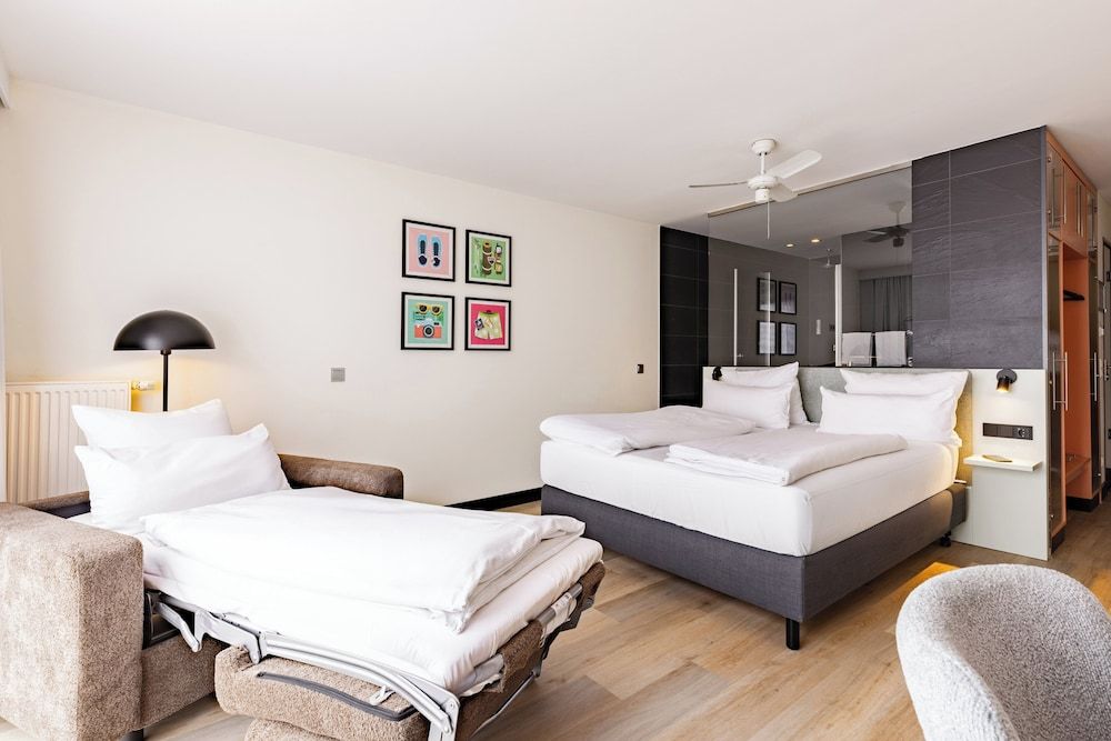 Garner Hotel Oberhausen by IHG Premium Room, 1 Queen Bed 7