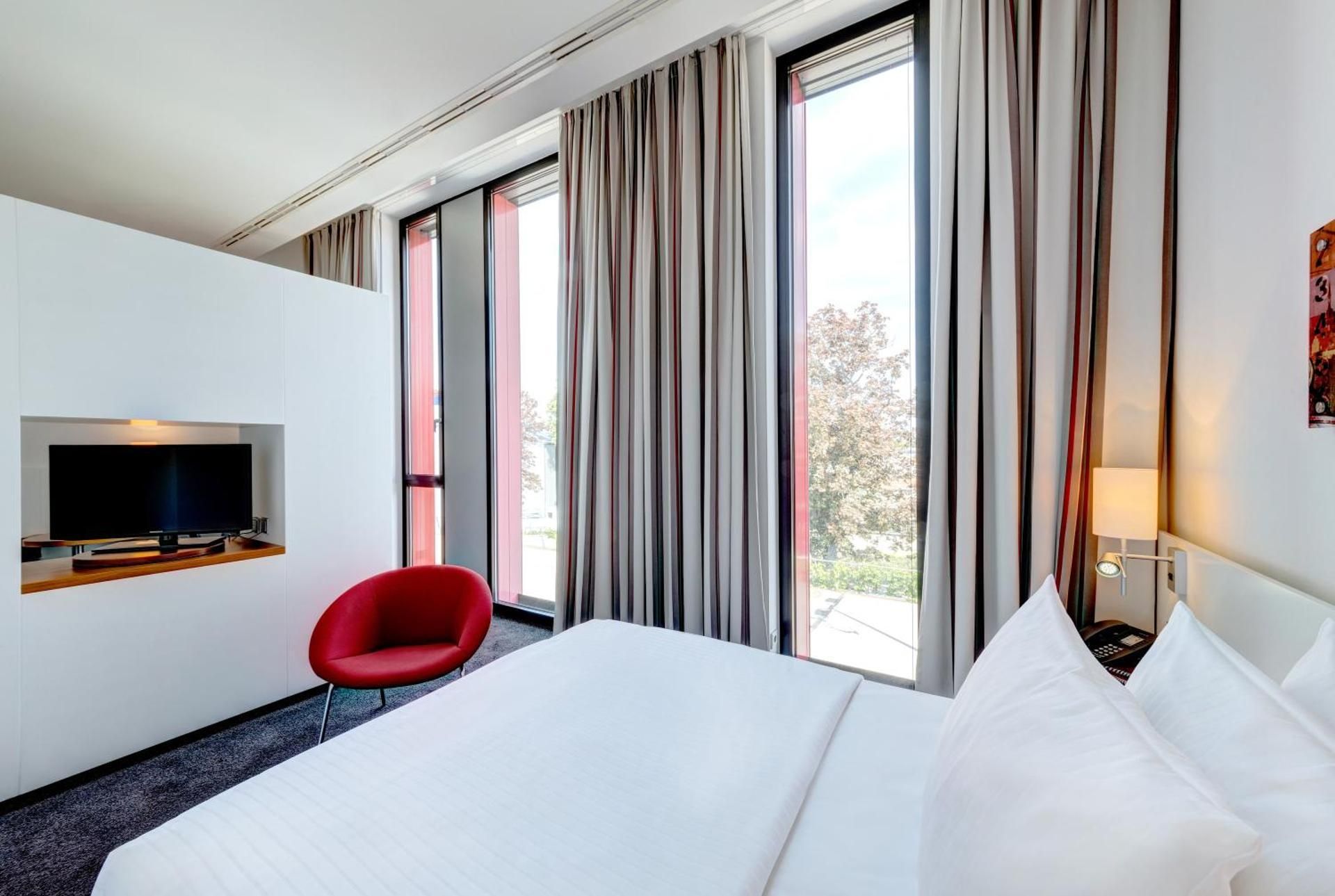 QUEEN JUNIOR SAUNA SUITE