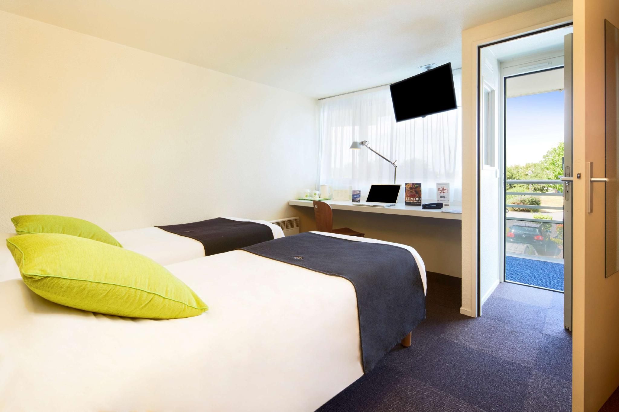 Twin Room and Junior bed