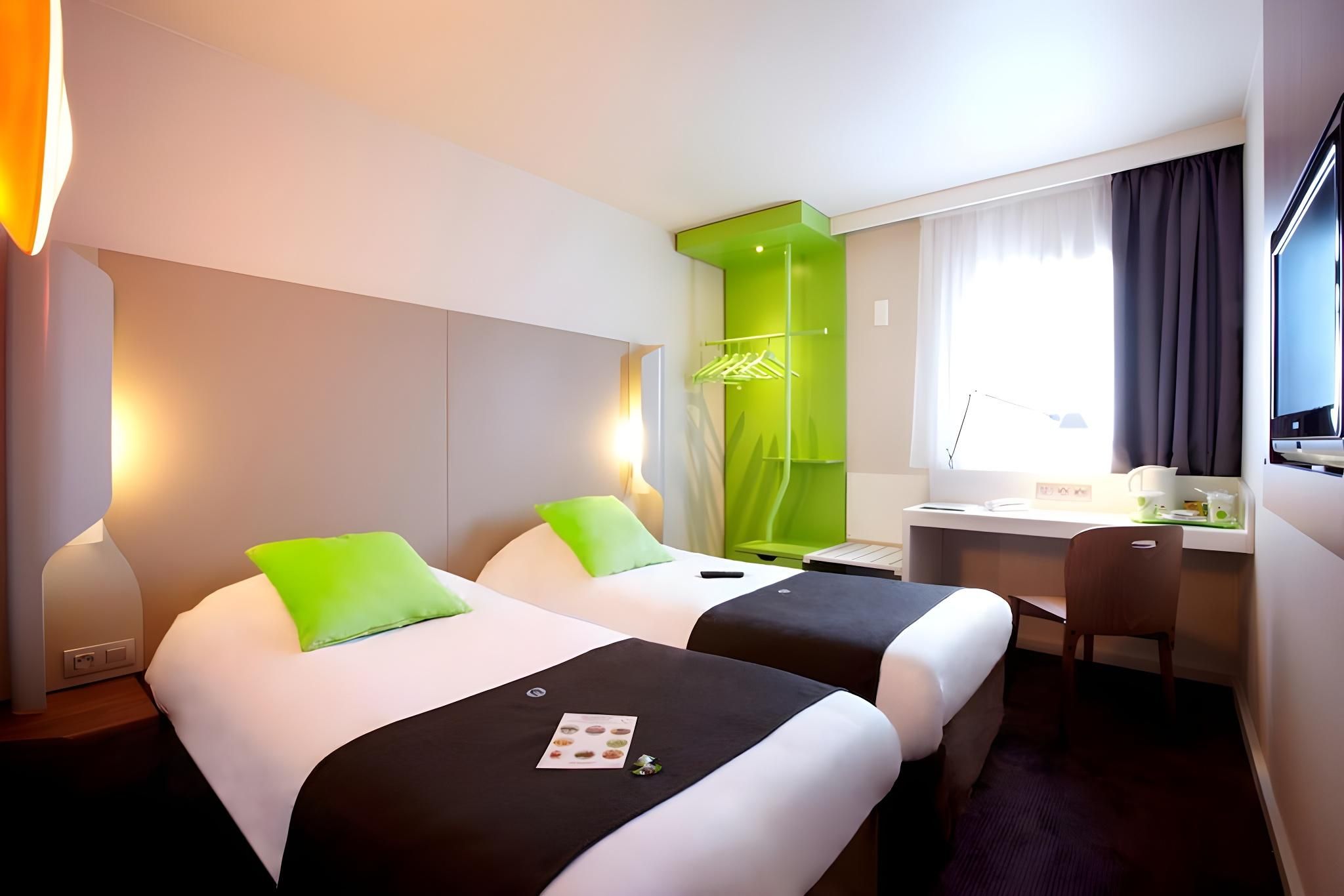 Twin Room and Junior bed