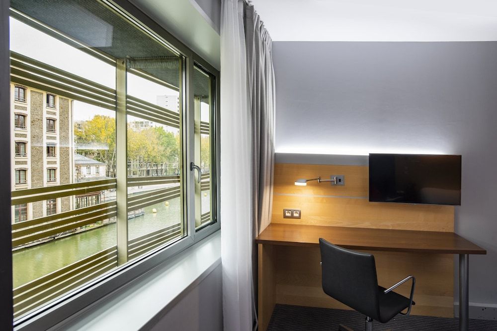 Holiday Inn Express Paris-Canal de la Villette by IHG Standard Room, 1 Double Bed, Accessible (Free Breakfast) 3