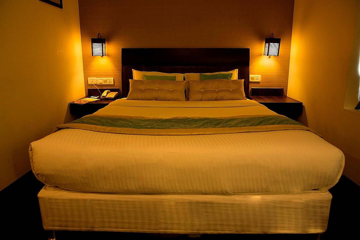 The Centrepoint Deluxe Room 4