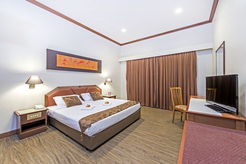 undefined Hotel 81 Tristar 4