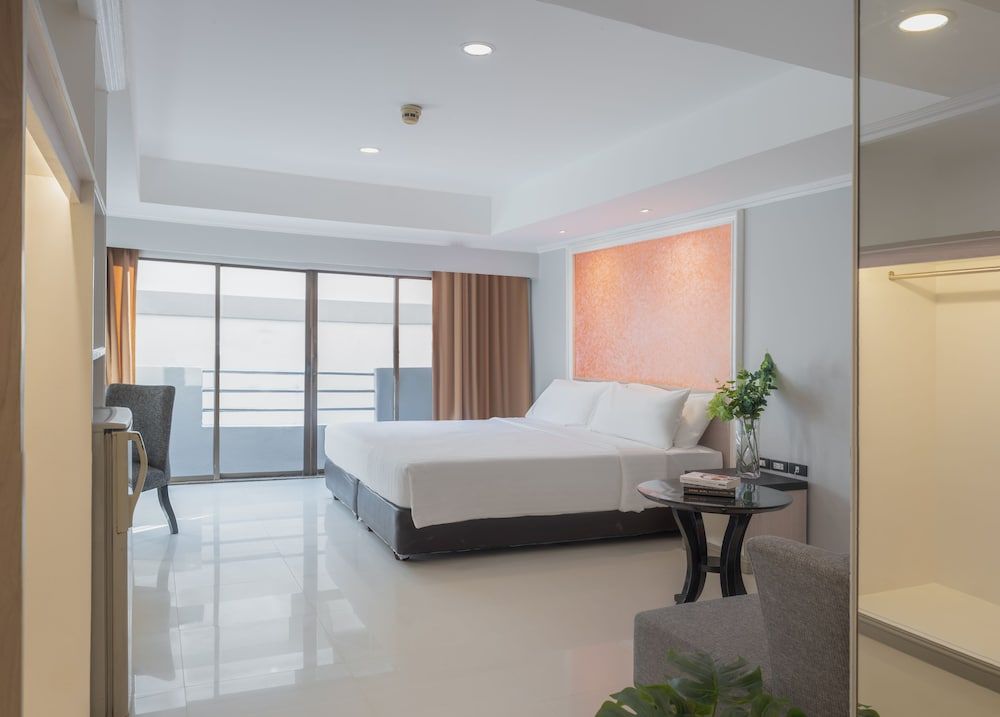 FuramaXclusive Sukhumvit Deluxe Room (Breakfast) 4